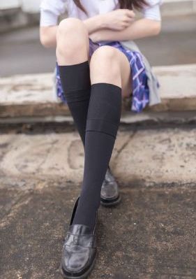 欧美丝袜套图区_720手机在线看