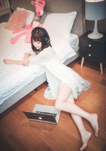 欧美饥渴的美眉_在线观看完整视频大全